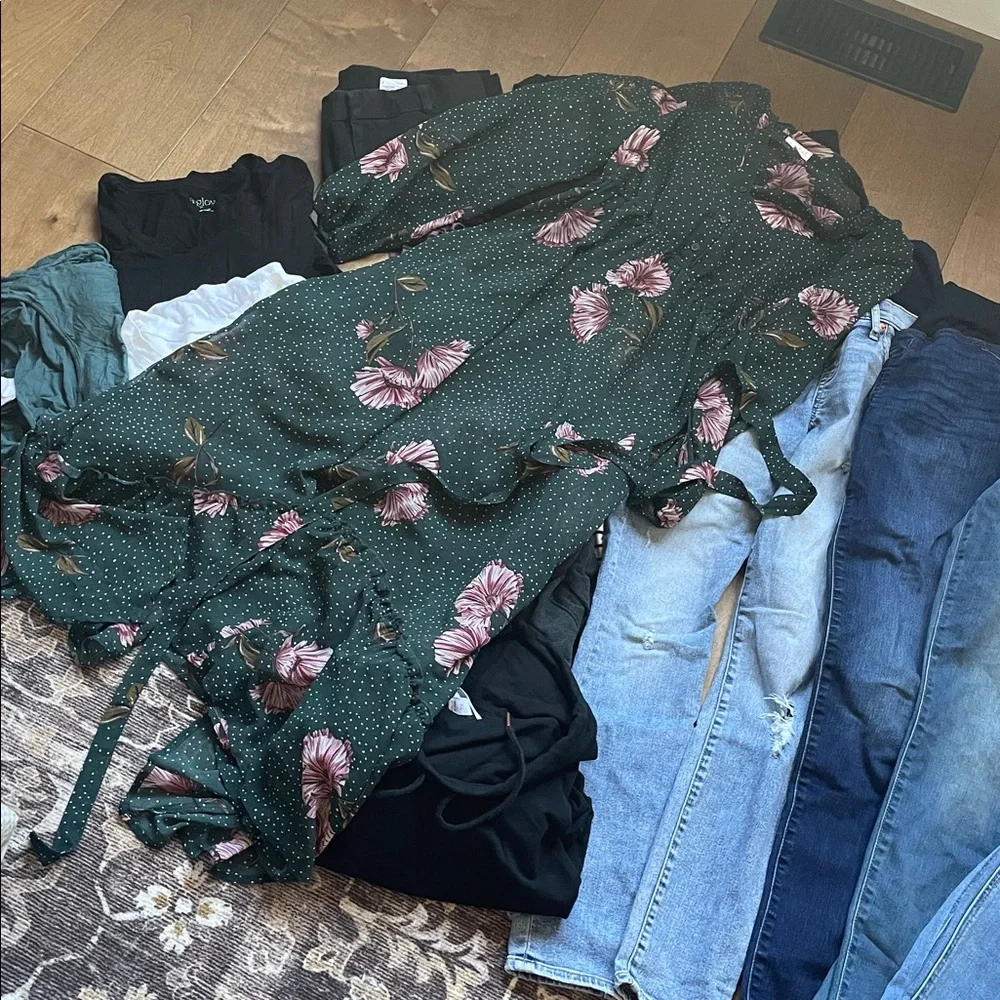 Winter Maternity Lot - Picture 6 of 7